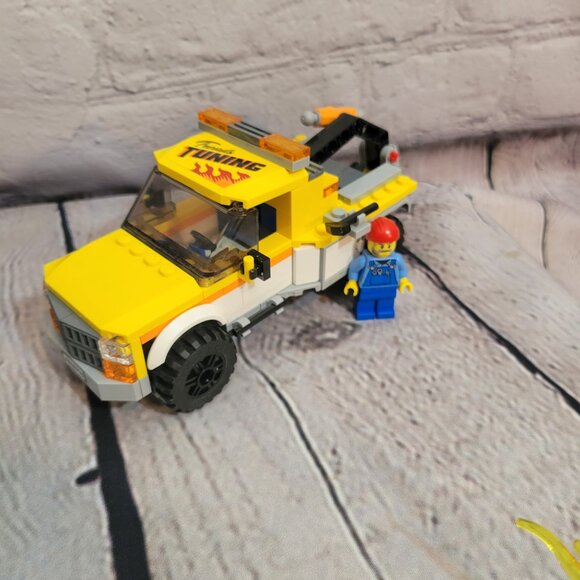 Lego City Tuning Workshop 60258 - Picture 5 of 12